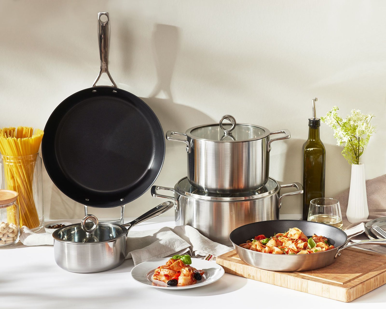 Laden Sie das Bild in den Galerie-Viewer, Set di pentole e padelle
