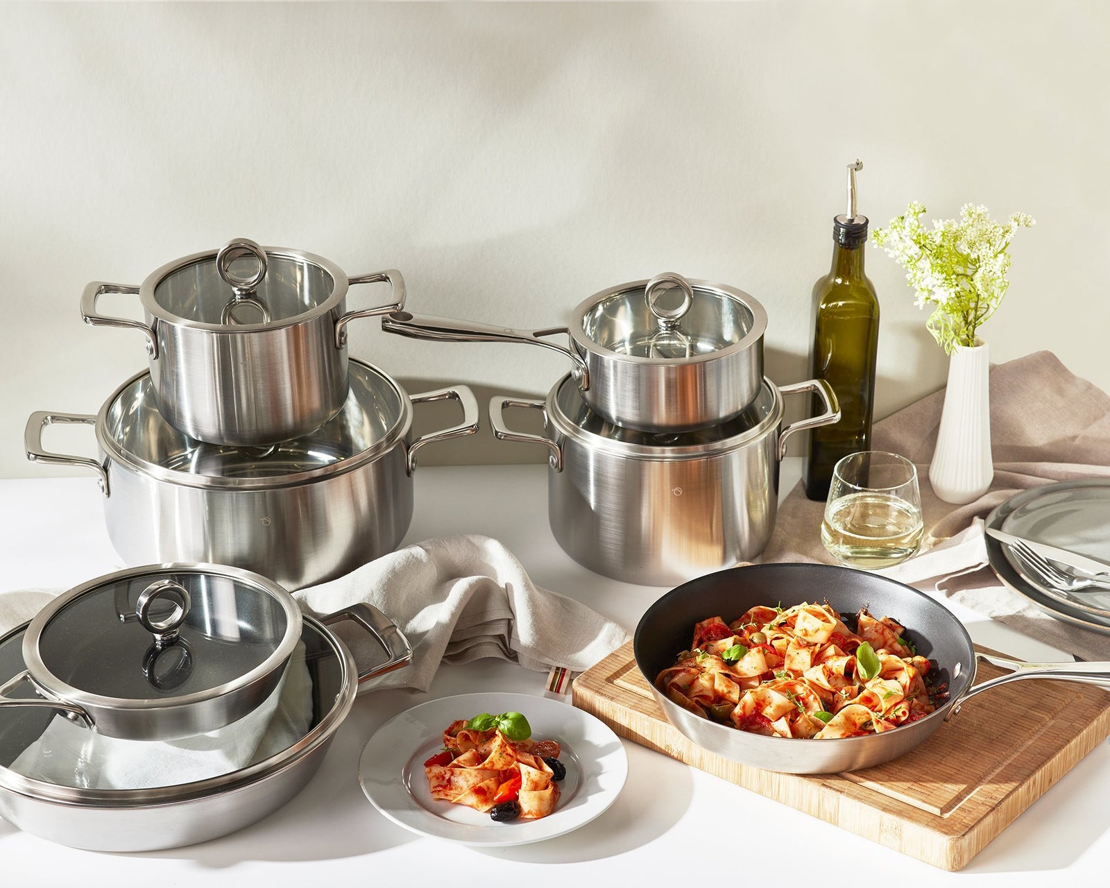 Laden Sie das Bild in den Galerie-Viewer, Set di pentole e padelle
