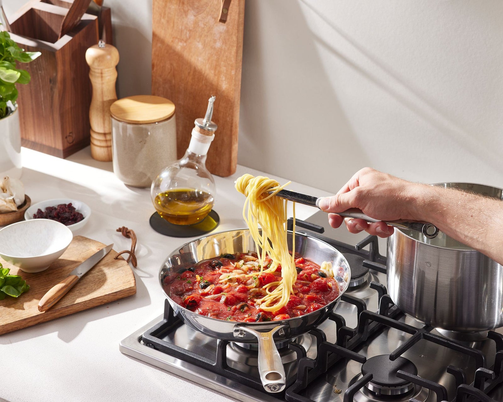 Laden Sie das Bild in den Galerie-Viewer, Padella con nucleo in rame non rivestita
